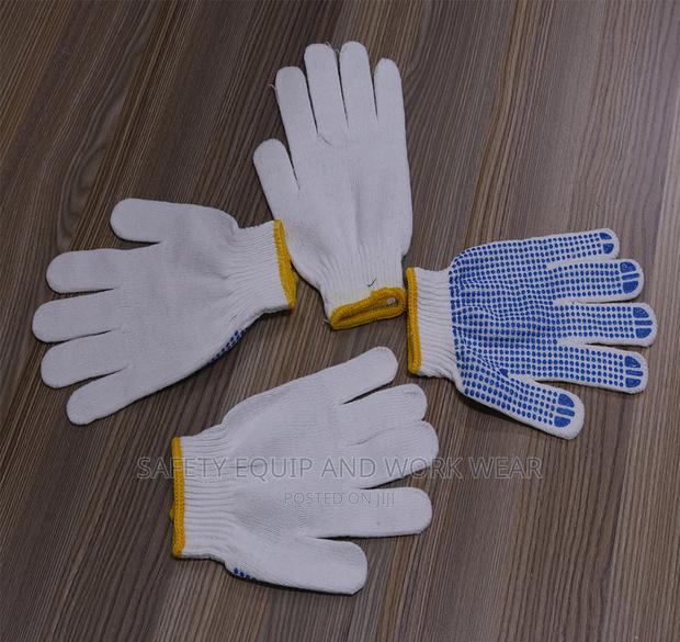 Comfortable Cotton Dotted Gloves