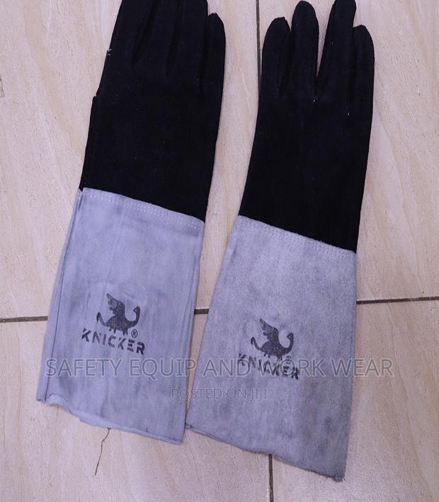 Flame Resistance Glove