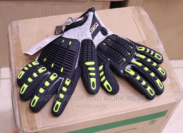 Top Quality Cut Resistant Gloves - main view