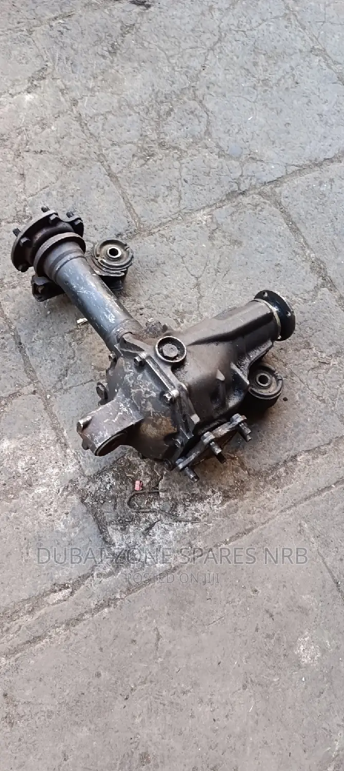 Land Cruiser J79, VX 100-Series Front Rear Differential.