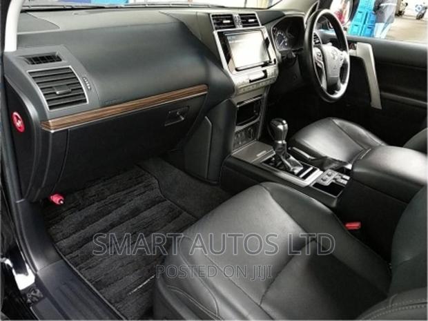 Toyota Land Cruiser Prado 2018 Black - thumbnail 3