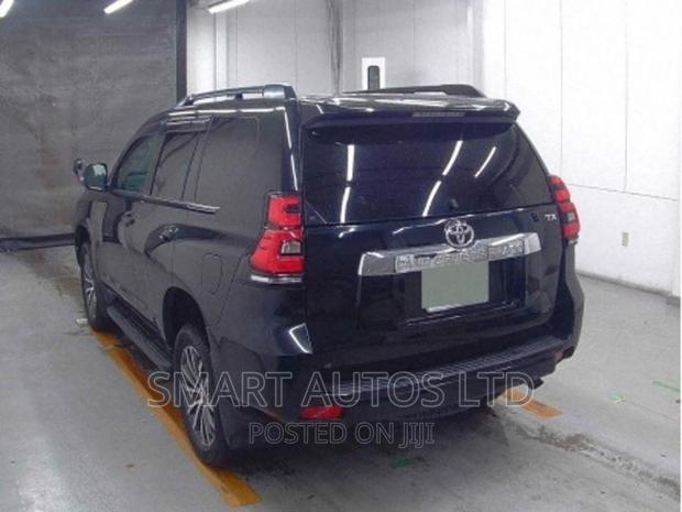 Toyota Land Cruiser Prado 2018 Black - thumbnail 5
