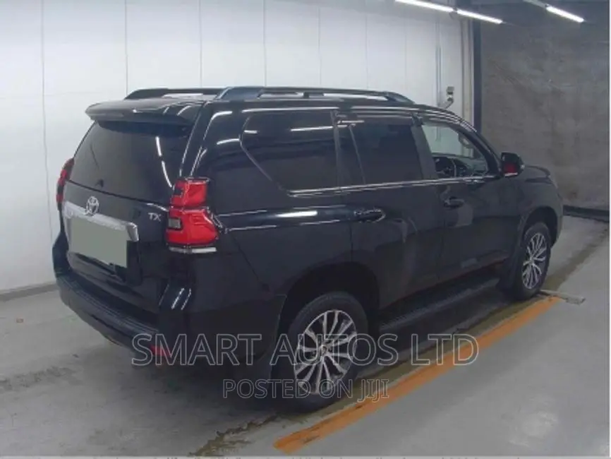 Toyota Land Cruiser Prado 2018 Black