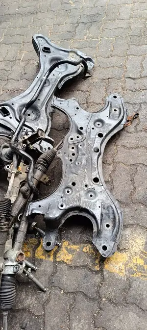 RAV4 J,Rav4 L, X-Trail Nt30 Engine Cross Member Available