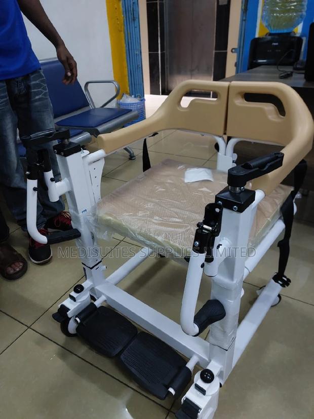 Manual Transfer Chair. - main view