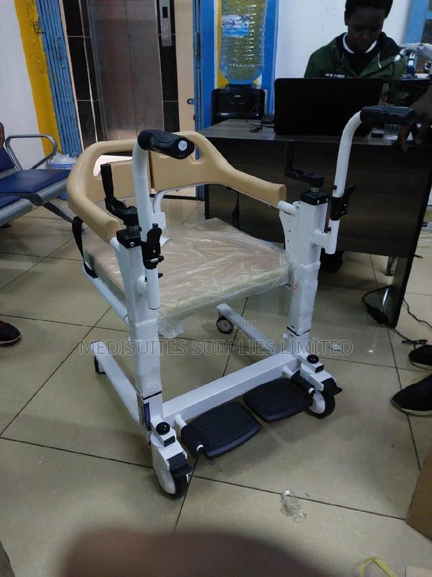 Manual Transfer Chair. - thumbnail 3