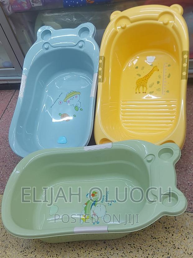 Kids Bath Tub Basin With Removable Seat - main view