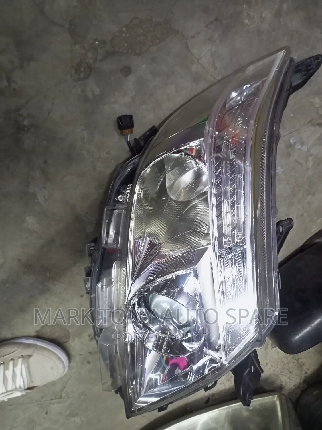 Noah 2017 Head Light