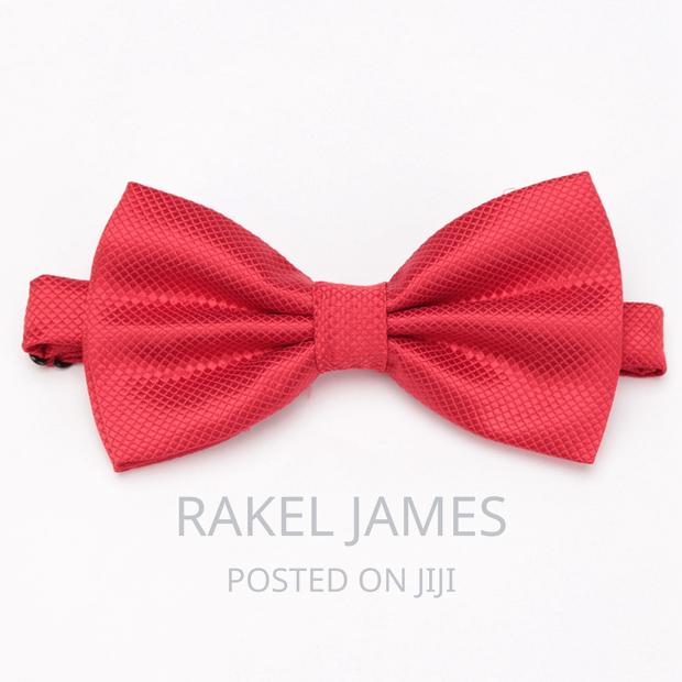 Red Bowtie - main view