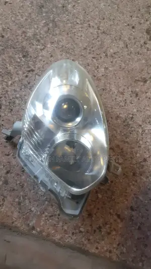 Toyota Isis Headlight