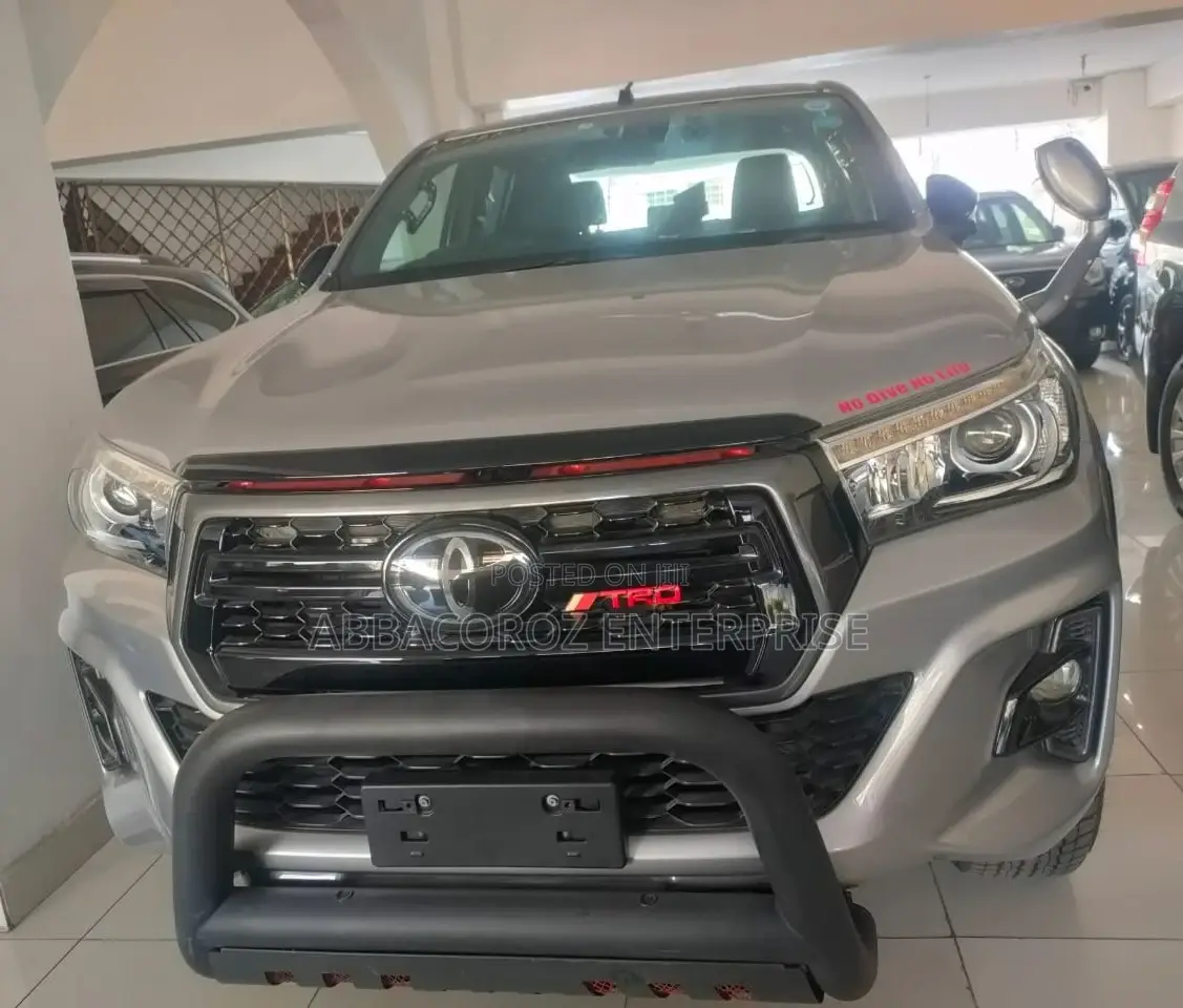 Toyota Hilux 2017 Gray