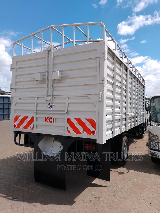 Isuzu FRR 2024 White - thumbnail 4
