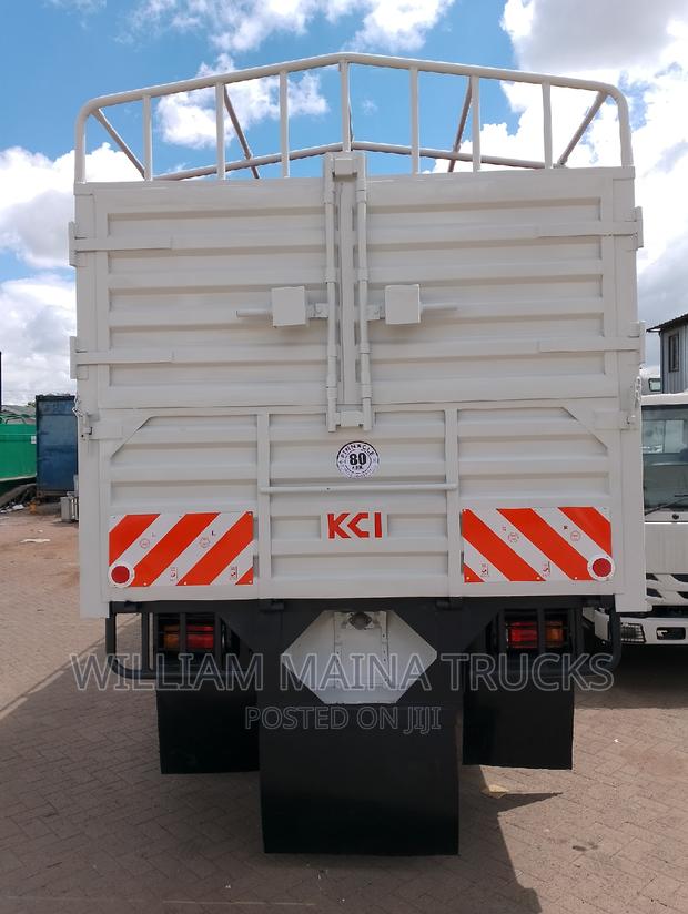 Isuzu FRR 2024 White - thumbnail 5
