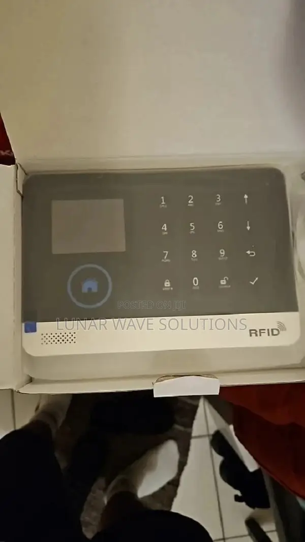 Alarm System With Pir and Contact Sensors