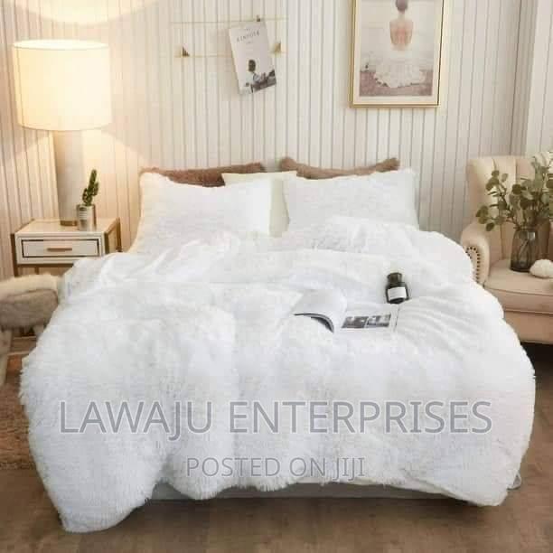 White Fluffy Plush Velvet Duvet Set - main view