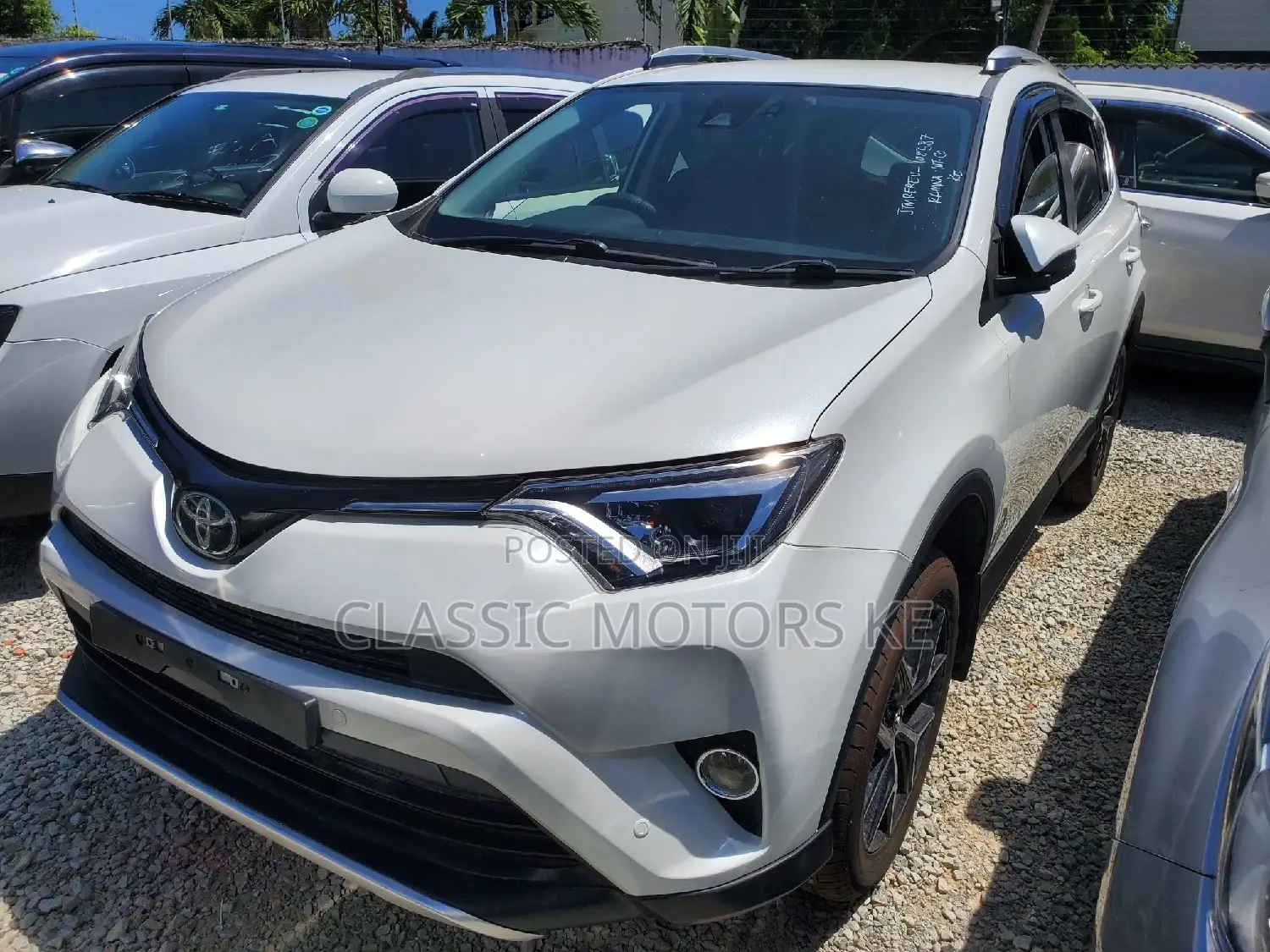 Toyota RAV4 2017 White
