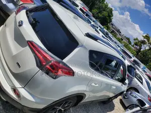 Toyota RAV4 2017 White