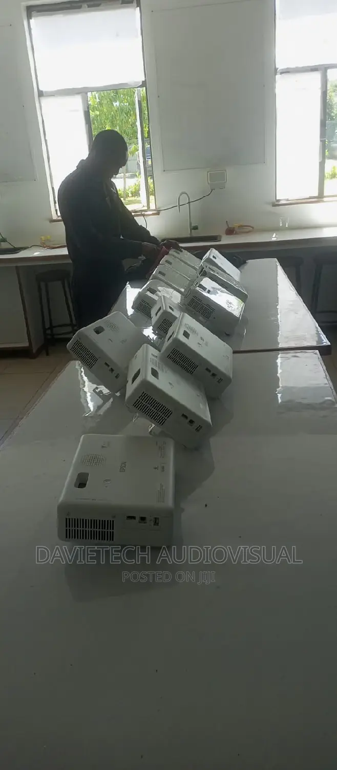 Projector Repair Technicians
