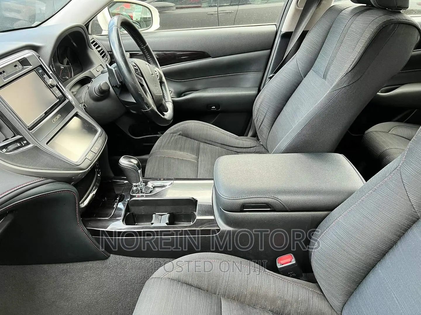 Toyota Crown 2017 White