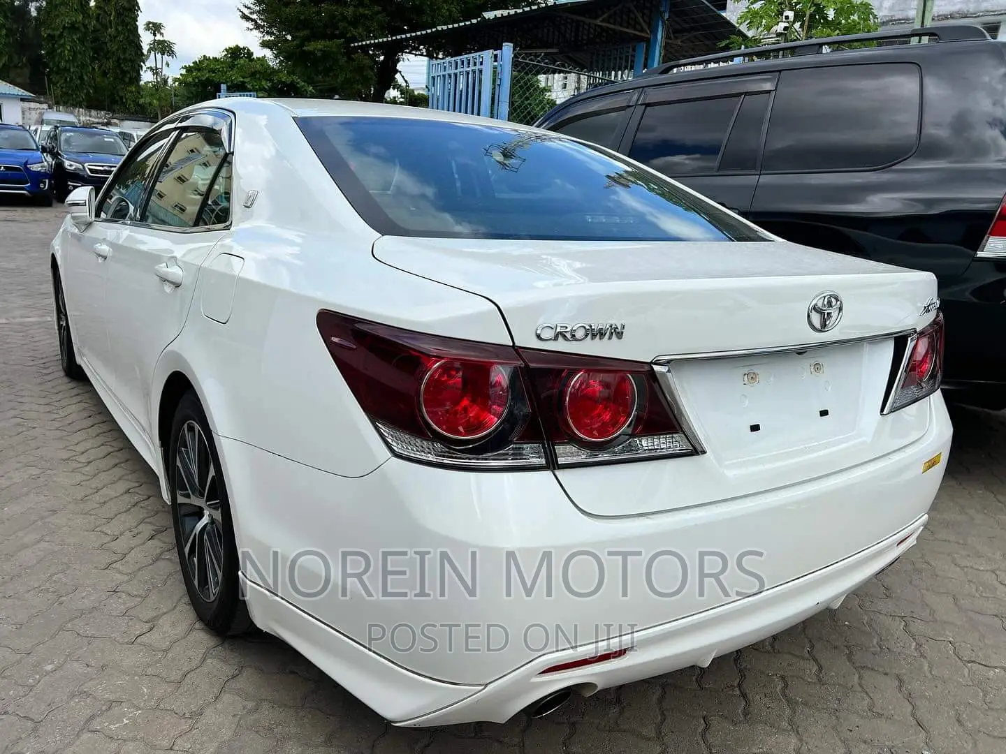 Toyota Crown 2017 White