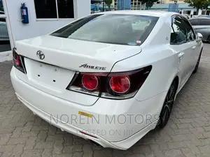 Toyota Crown 2017 White