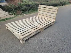 Pallet Bed- 4*6 Slightly Raised Pallet Bed. (FD02)