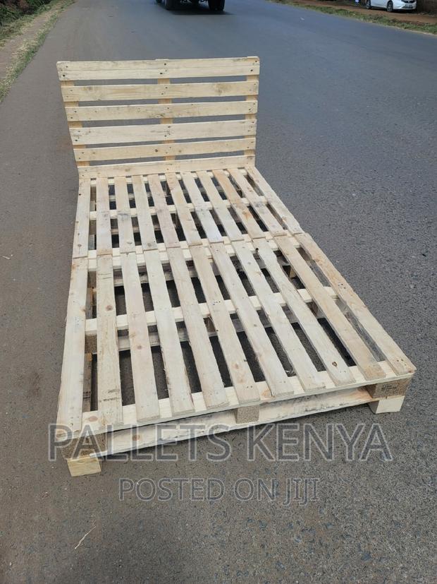 4×6 Pallet Bed- 4*6 Slightly Raised Pallet Bed. (Fd 06)