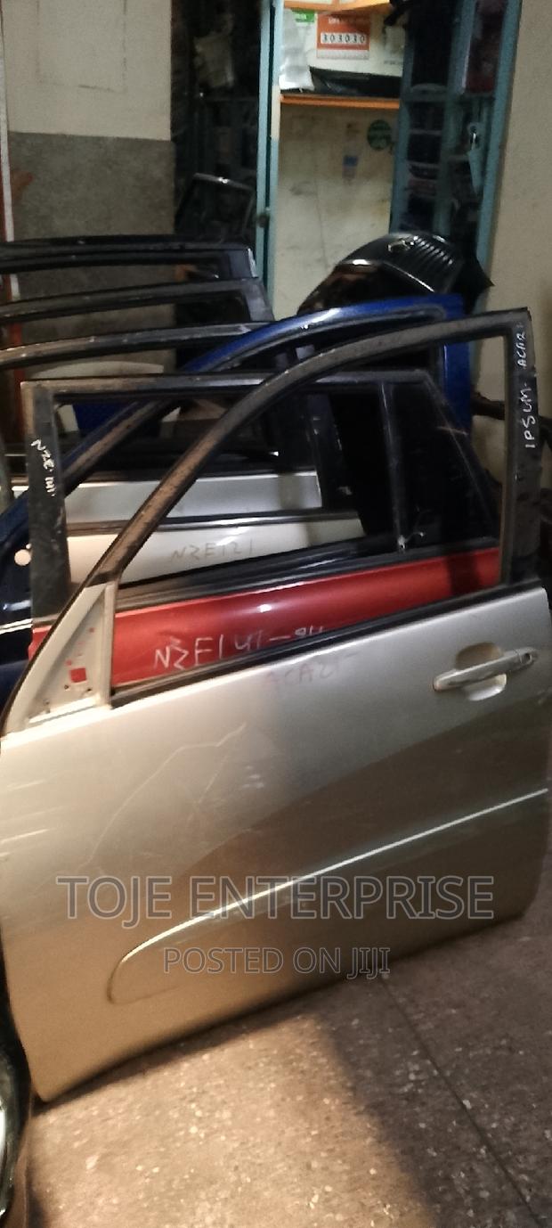 Rav 4 J Front Left Door Available - thumbnail 2