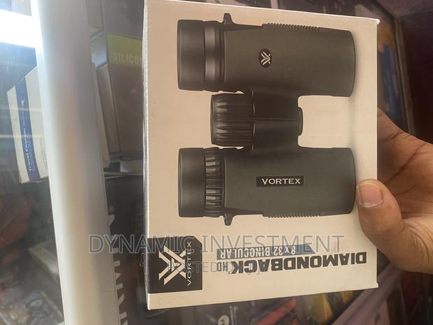 Vortex Optics Diamondback HD 8x32 Binoculars-Slip Resistant - thumbnail 5