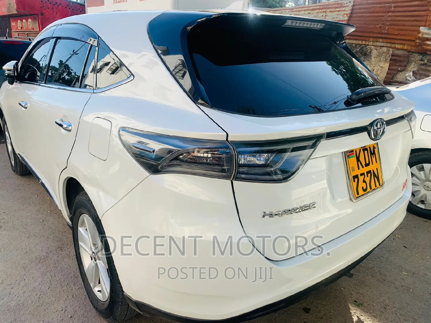 Toyota Harrier 2.0 2016 White