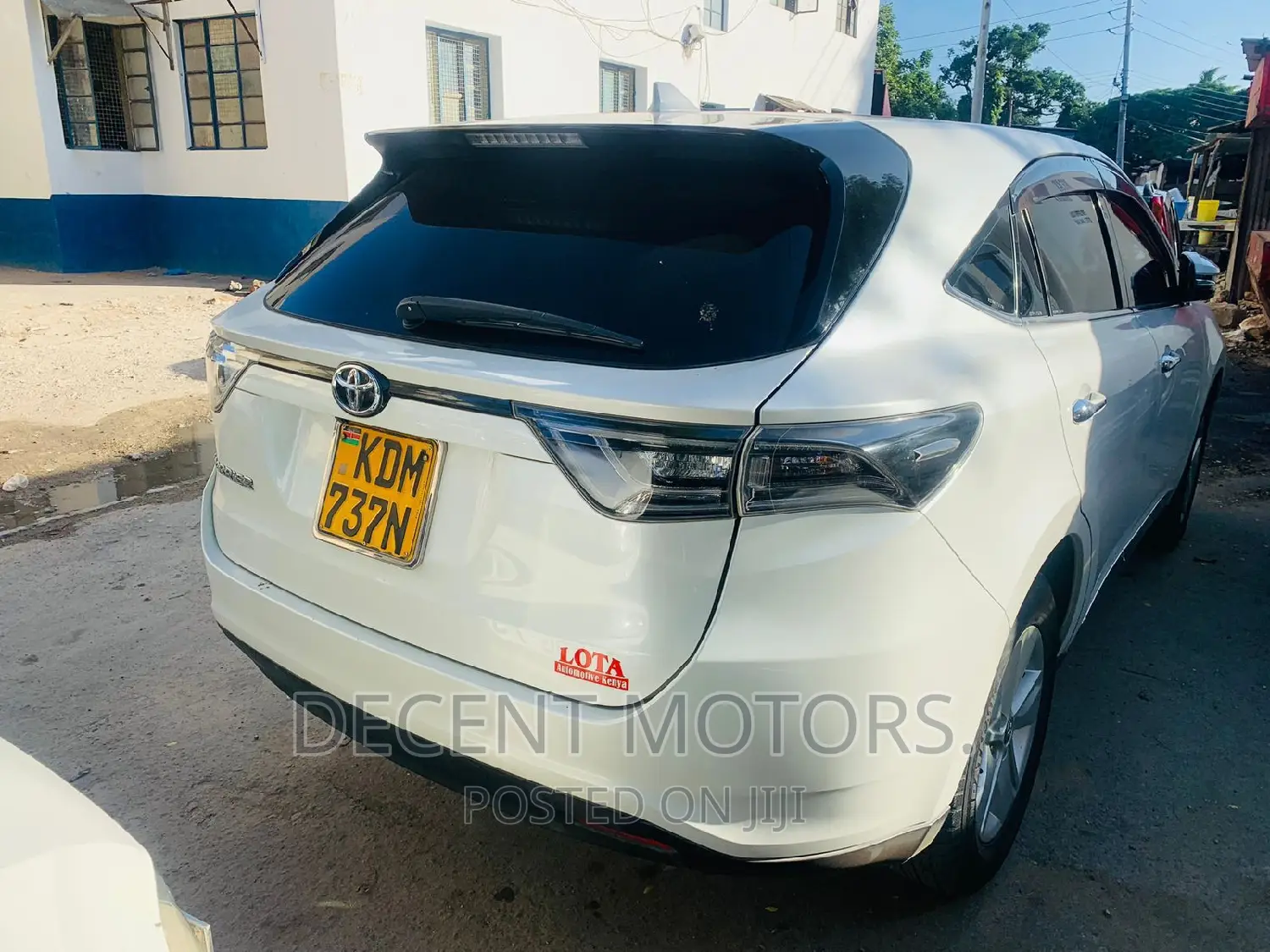 Toyota Harrier 2.0 2016 White