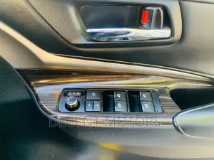 Toyota Harrier 2.0 2016 White