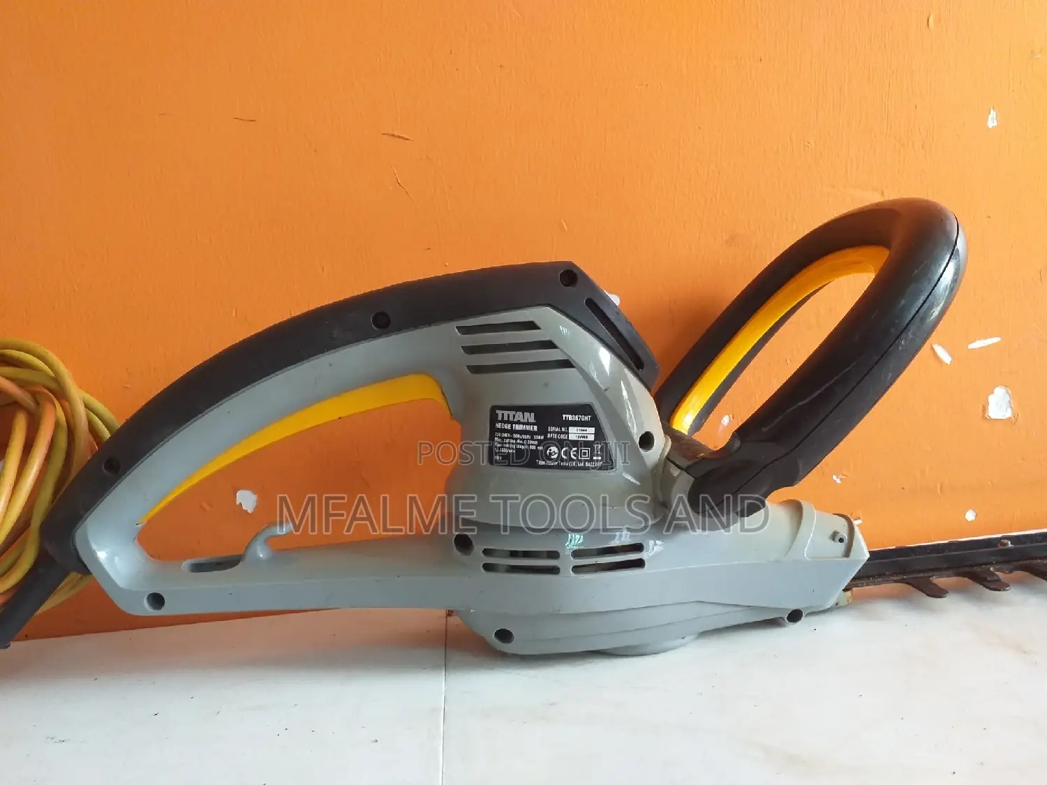 Hedge Trimmer - Titan 240v 450w 600mm Corded Electric Ex-Uk