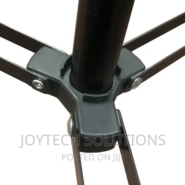 Light Stand 2'1 Meters High
