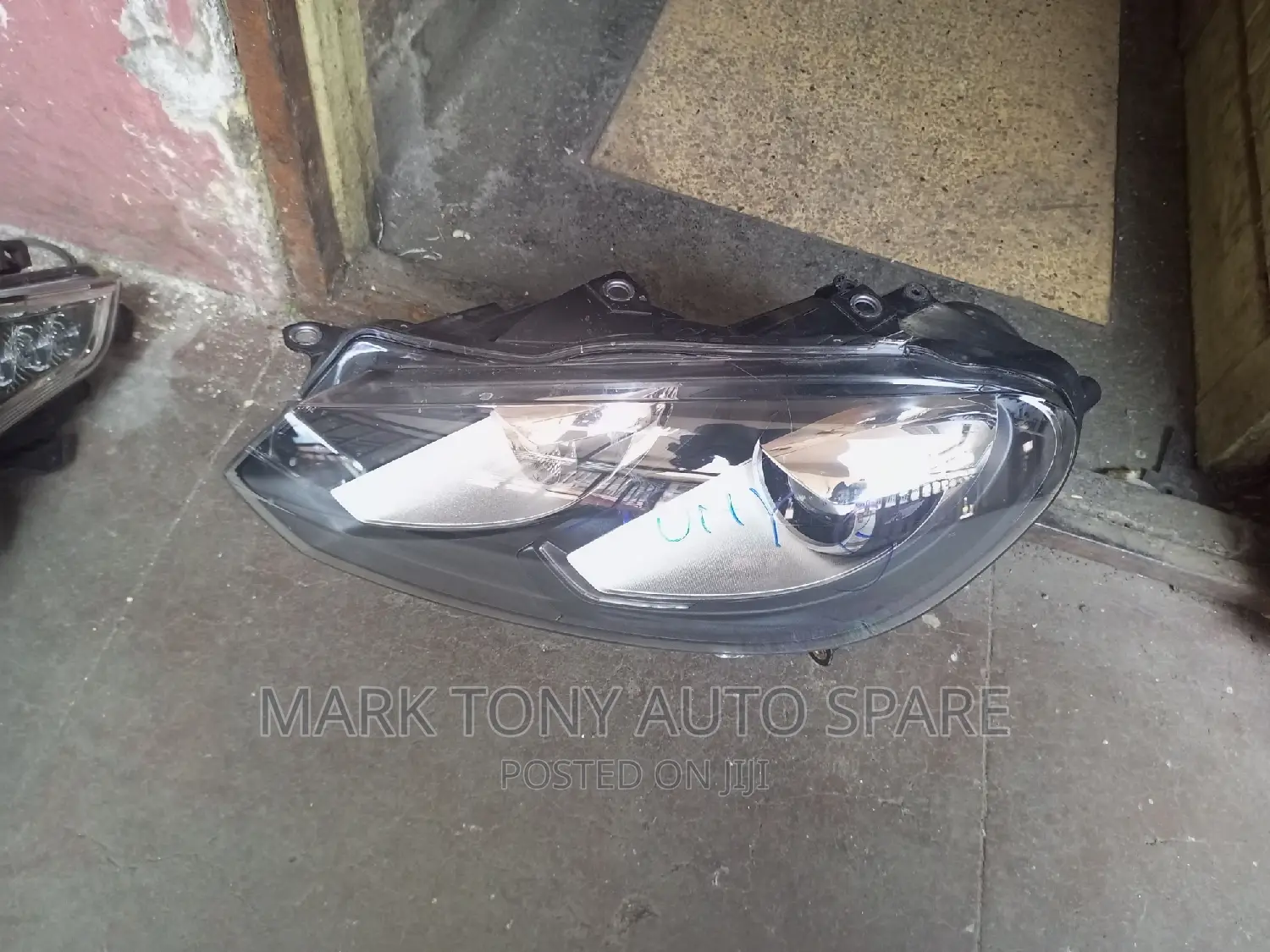 Volkswagen Golf Headlight Zenon 2012