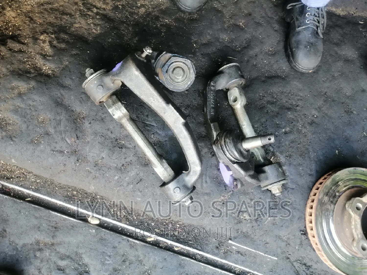 Isuzu Elf Upper Control Arm