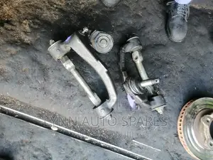 Isuzu Elf Upper Control Arm