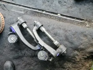 Isuzu Elf Upper Control Arm