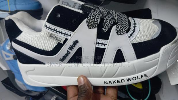 Naked Wolfe - thumbnail 2