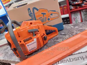 Husqvarna 272 Chainsaw Saw