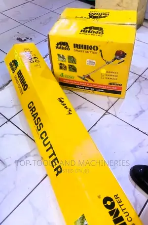 Rhino 4 Stroke Brush Cutter Comes With 8 Blades