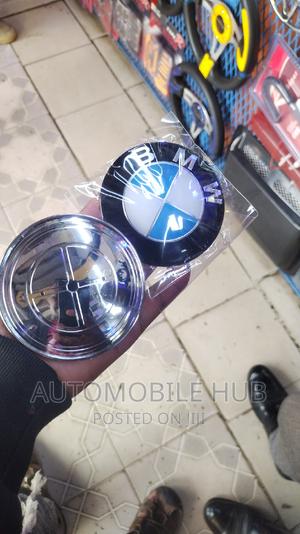 BMW Bonnet Car Logo - main view