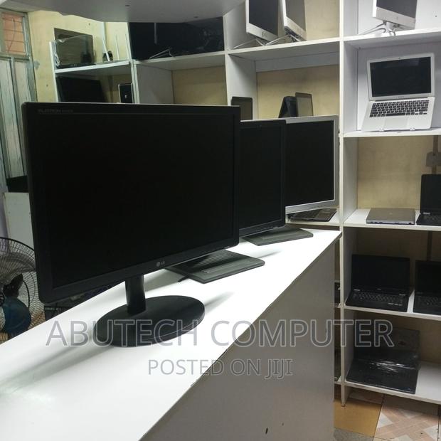 22 Inches LG Monitors - main view