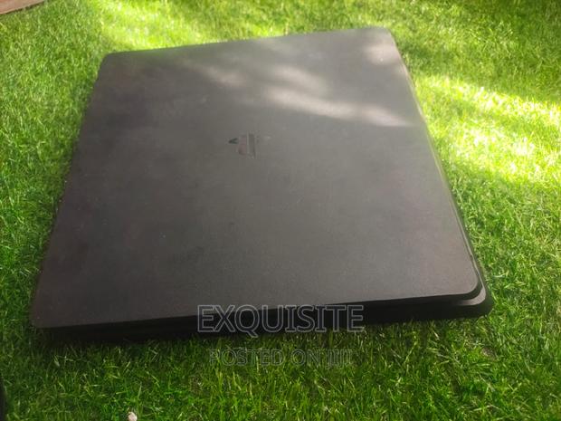 Playstation 4 Slim [ 3 FREE GAMES] - thumbnail 2