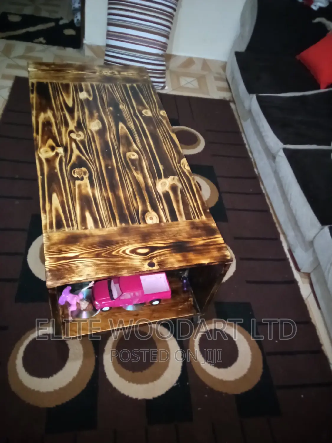 Authentic Artistry Pallets Coffee Table