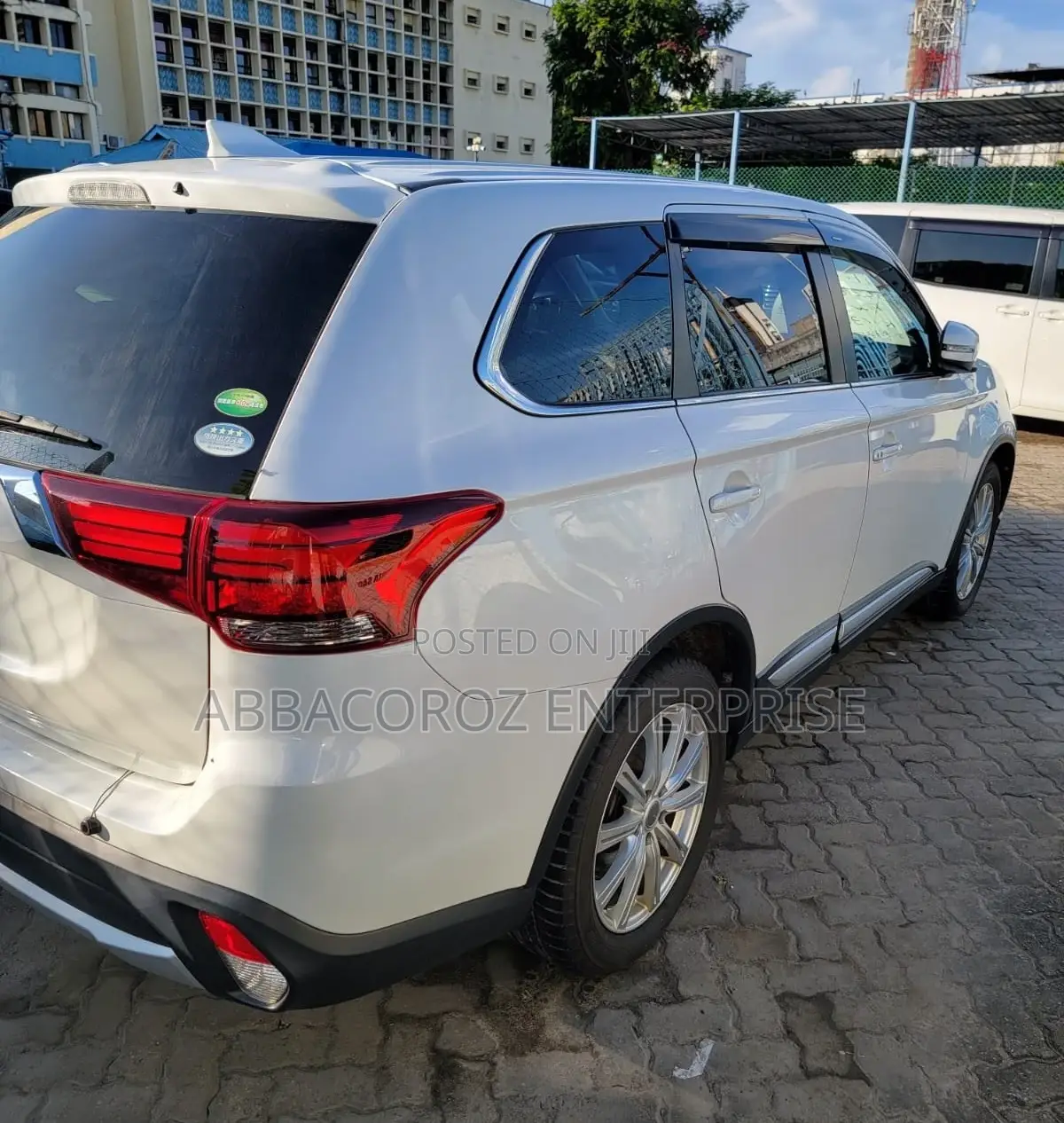 Mitsubishi Outlander 2017 Pearl