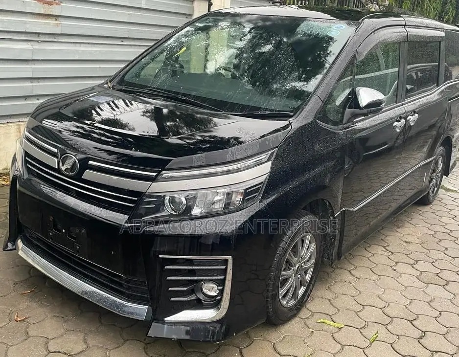 Toyota Voxy 2016 Matt Black