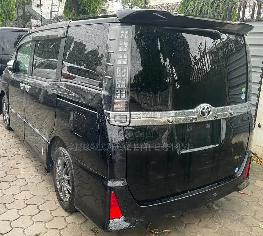 Toyota Voxy 2016 Matt Black