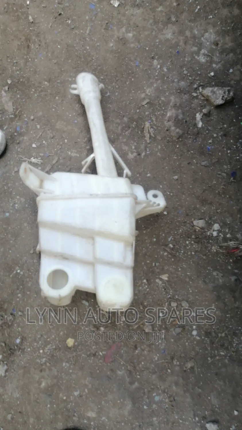 Toyota Fielder Wiper Bottle