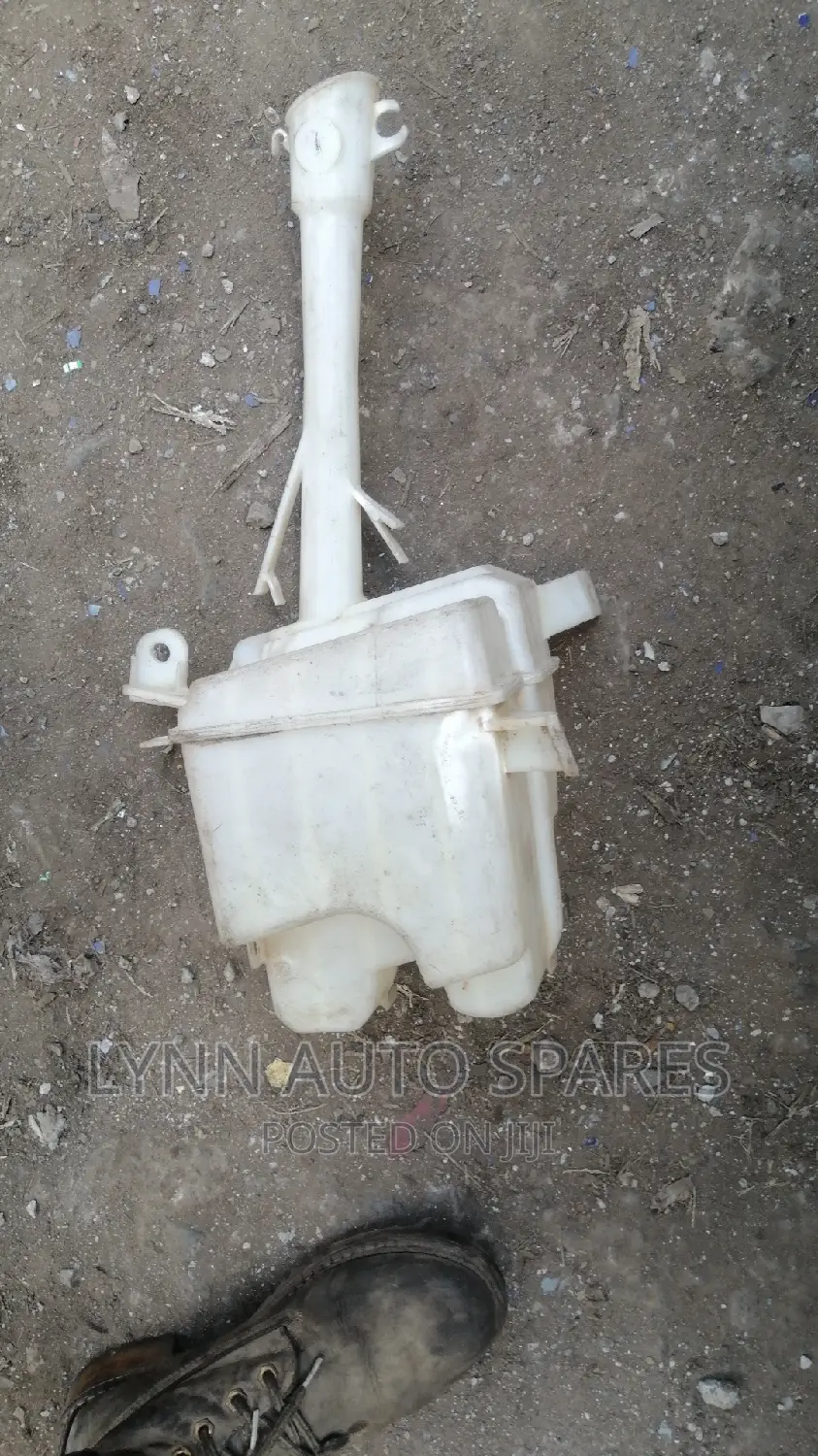 Toyota Fielder Wiper Bottle